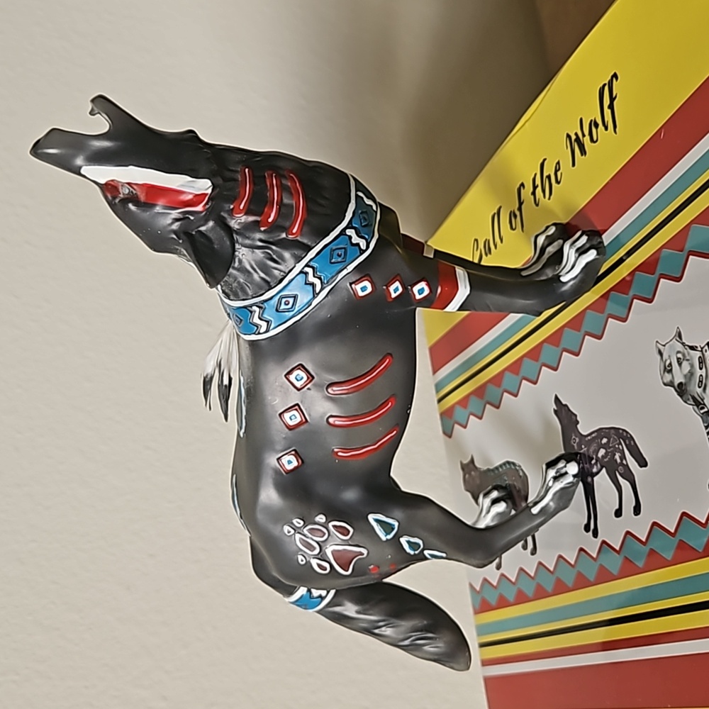 Westland Call of the Wolf Rare Alpha Wolf Figurine